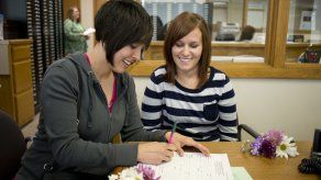 Suspenden orden que permite bodas gay en Arkansas