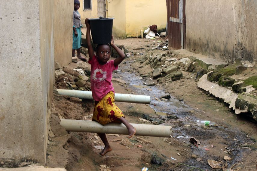 Nigeria sufre un repunte de los contagios impulsado por la variante delta y menos del 1% de la población ha completado su vacunación.