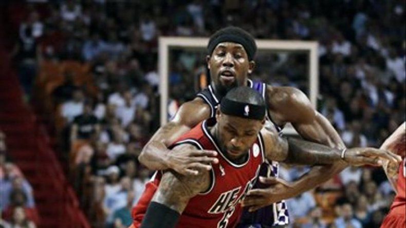 Heat hila 12 victorias; supera desafío de Kings