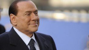 Los vaivenes de Berlusconi siembran la confusión de nuevo en Italia