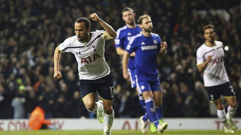 Manchester City gana y alcanza al Chelsea, que perdió ante Tottenham