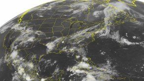 Ernesto se desplaza hacia la costa de Honduras