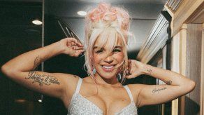 Karol G deslumbra con inspiración en Selena Quintanilla