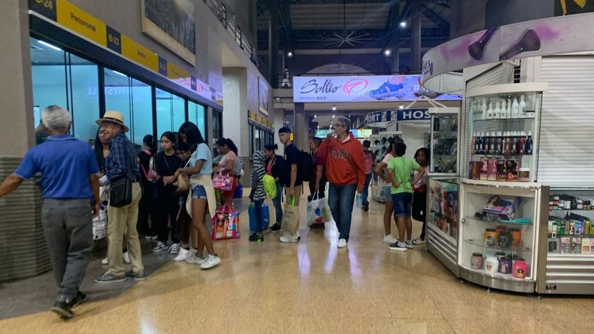 La Gran Terminal de Albrook abarrotada de viajeros&nbsp;