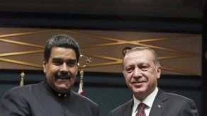 Maduro arriba a Venezuela y asegura que su gira relámpago fue exitosa