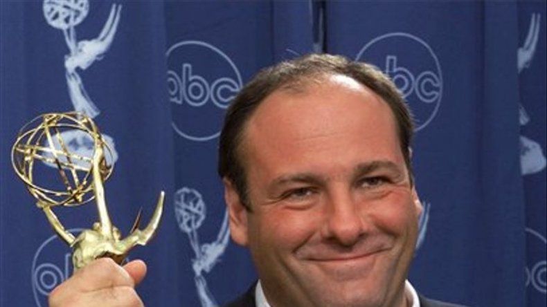 Luces tenues en Broadway en recuerdo de James Gandolfini