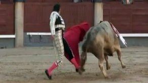 Torero deja hospital dos semanas después de grave cornada