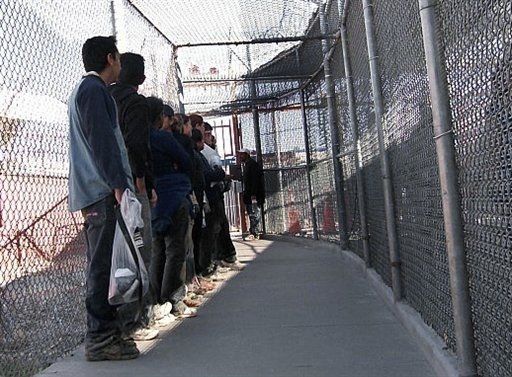 EU: indocumentados pueden tratar de ajustar su estatus