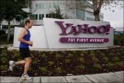Microsoft da plazo a Yahoo para negociar su compra