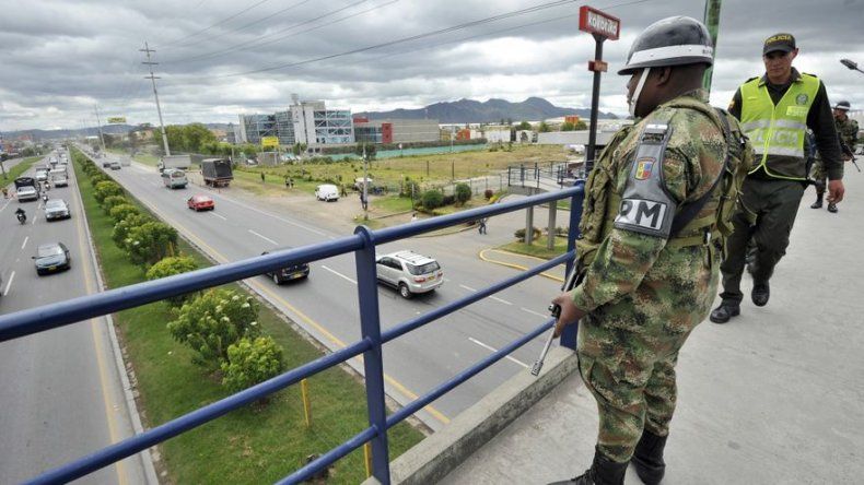 Colombia revisará doctrina militar con ayuda de EEUU y OTAN
