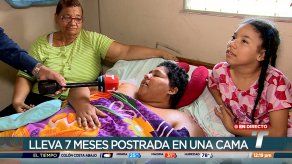 La señora Oris Herazo padece de una condición que la mantiene postrada en cama y necesita apoyo