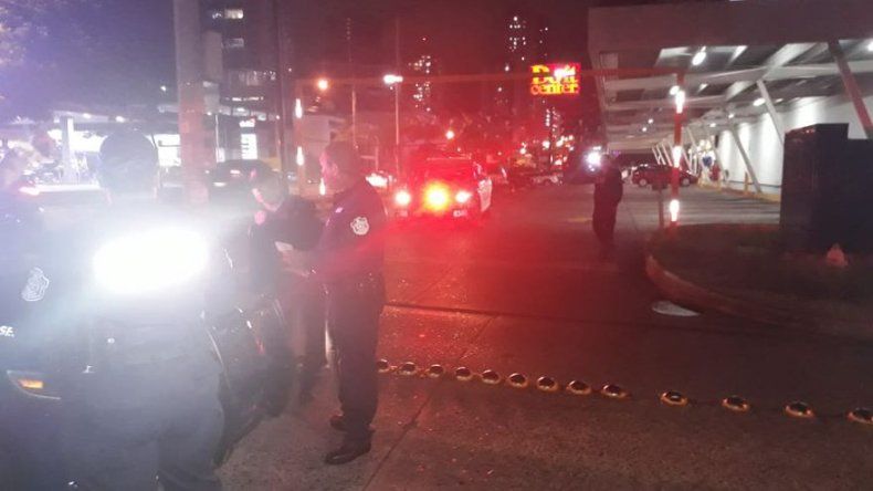 Apuñalan múltiples veces a conductor de plataforma de transporte para robarle el vehículo