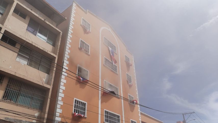 Incendio en fábrica de químicos en Calidonia