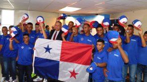 Panamá recibe la Bandera y viaja al Panamericano en México