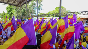 Banderas del partido Panameñista. Diputados del partido envían un comunicado a la nación.