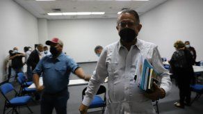 El&nbsp; ministro del MIDA, Augusto Valderrama y representantes de asociaciones y rremios de procuctores de arroz.