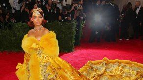 Rihanna prohíbe entrada a Rita Ora a su fiesta posterior a gala del Met