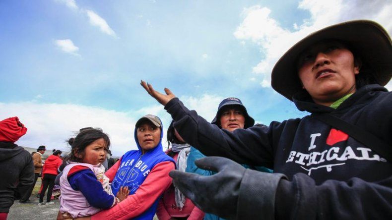 Unas 325.000 personas se pueden ver afectadas por volcán en Ecuador