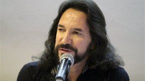 Marco Antonio Solís hará dueto con Roberto Carlos