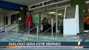 Paro de personal administrativo de la CSS cumple su tercer día