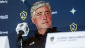 Sigi Schmid renuncia como técnico de LA Galaxy