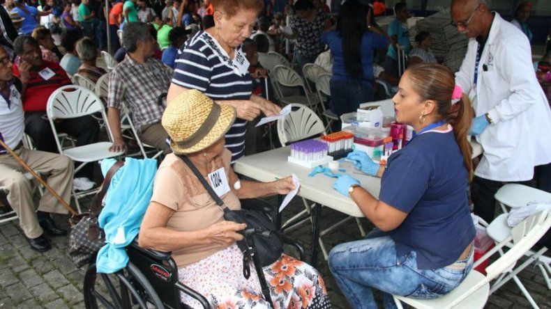 Realizan Mega Censo de Salud Preventiva para mayores de 40 años en el Roberto Durán