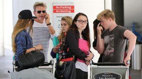 Gordon Ramsay justifica que sus hijos no viajen en primera clase con su esposa y él