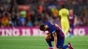Messi abandona la cancha por un problema en el muslo contra Villarreal