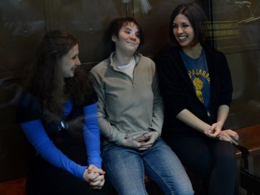 Integrante de Pussy Riot denuncia acoso en cárcel