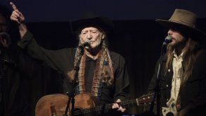 Eventos del Grammy comienzan con un homenaje a Willie Nelson