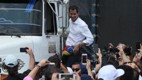 Comienza el envío masivo de ayuda humanitaria a Venezuela desde Colombia