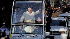Papa Francisco aterriza en Ecatepec