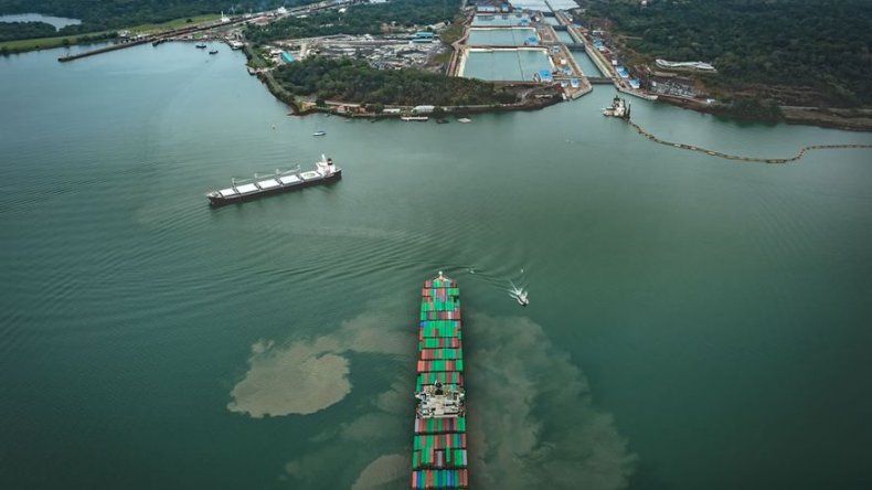 Caen un 4,5 % ingresos por peajes del Canal de Panamá en primer semestre de 2016