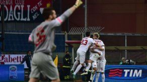 Roma gana y recorta dos puntos al líder Juventus que empató