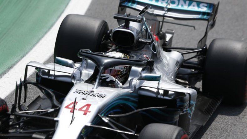 Hamilton gana GP de Brasil; Mercedes asegura el título