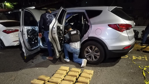 Policía Nacional encuentra droga oculta dentro de un vehículo