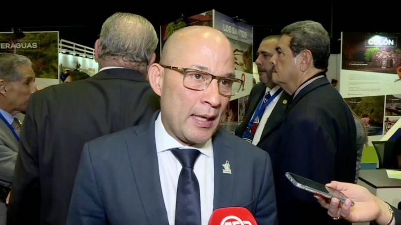 Him pide a diputados atender traslado de partida tras retraso en el Centro de Convenciones Amador