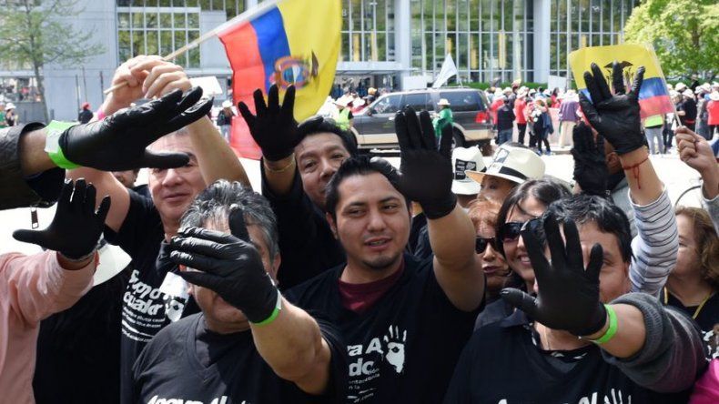 Ciclistas de varias nacionalidades protestan en EE.UU. contra armas nucleares