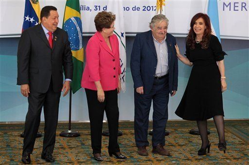 Chávez en Brasil para ingreso de Venezuela al Mercosur