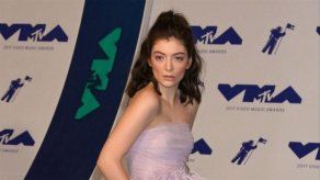 Lorde culpa a la gripe por su actuación en los MTV Video Music Awards