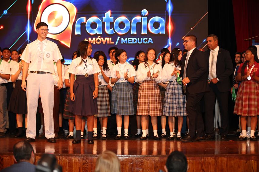 15 semifinalistas del Concurso Nacional de Oratoria.