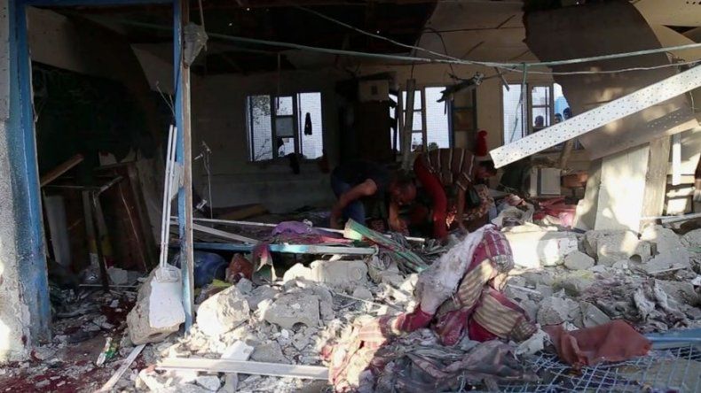Proyectiles caen en escuela de la ONU en Gaza