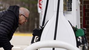 En mayo del año pasado, la OPEP anunció que aumentaría su producción en 432,000 barriles diarios.