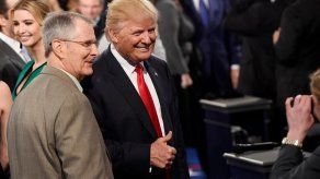 Trump acusa a sus pares republicanos de entorpecer su campaña