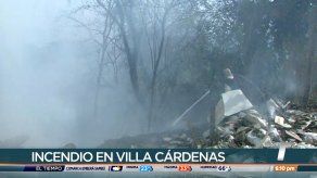 Bomberos logran confinar un incendio en Villa Cárdenas