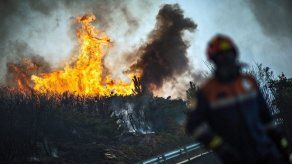 Centenares de bomberos movilizados contra incendios en Portugal