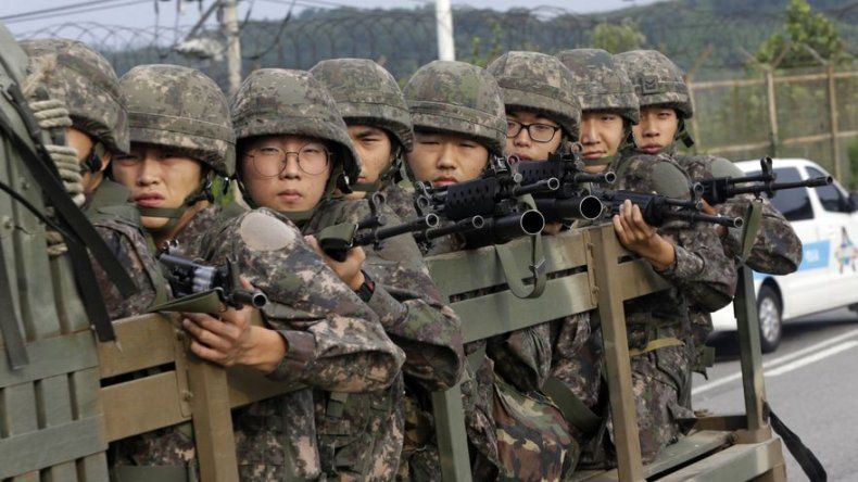 Seúl detiene propaganda; Corea del Norte lamenta explosión