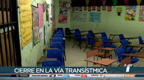 Padres de familia del Centro Educativo Grecia protestan por mal estado del plantel