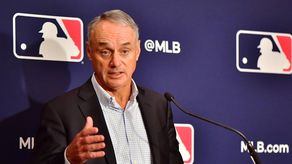 MLB y beisbolistas acuerdan un nuevo convenio para comenzar temporada