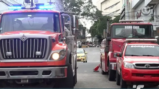 Bomberos de Panamá Oeste realizan rescate en elevador en La Chorrera